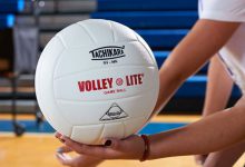 بهترین توپ والیبال چه مارکی است؟