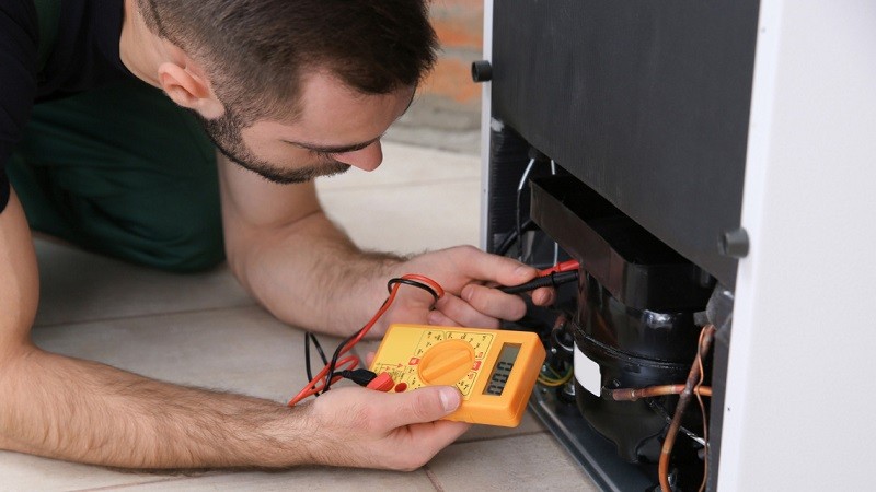 علت خاموش شدن یخچال بعد از چند ثانیه علت خاموش شدن یخچال بعد از چند ثانیه